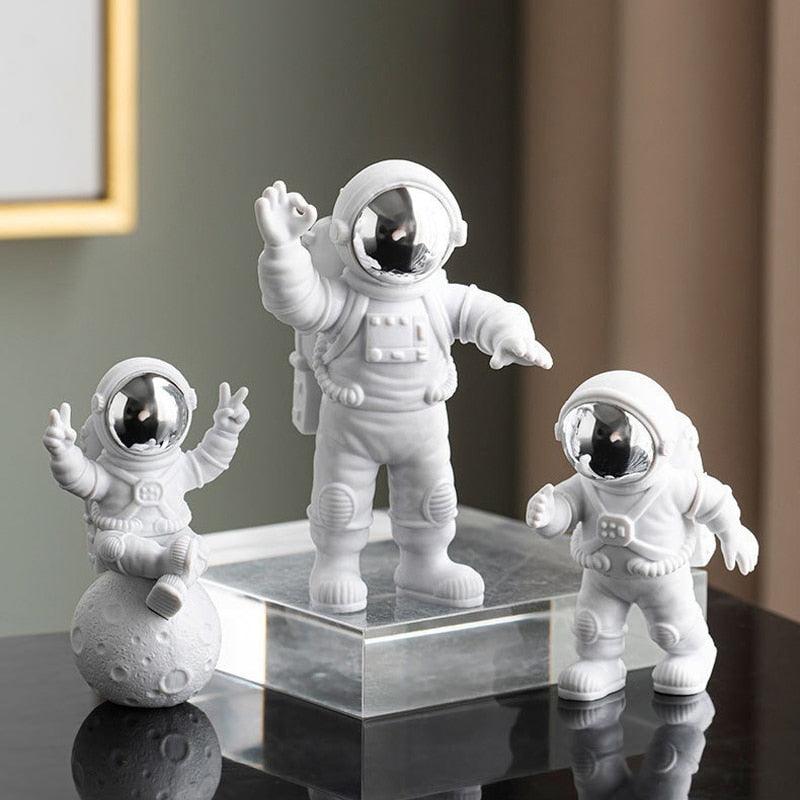 Mini Estátuas de Astronauta. - Mundo Home